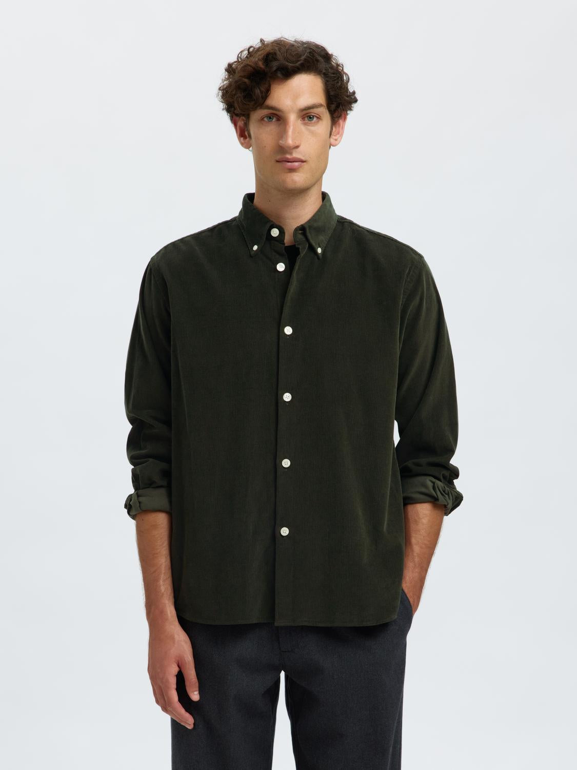 model_shot-front